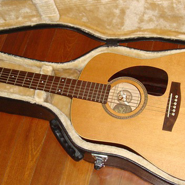 Caixa p/ guitarra stratoritmo